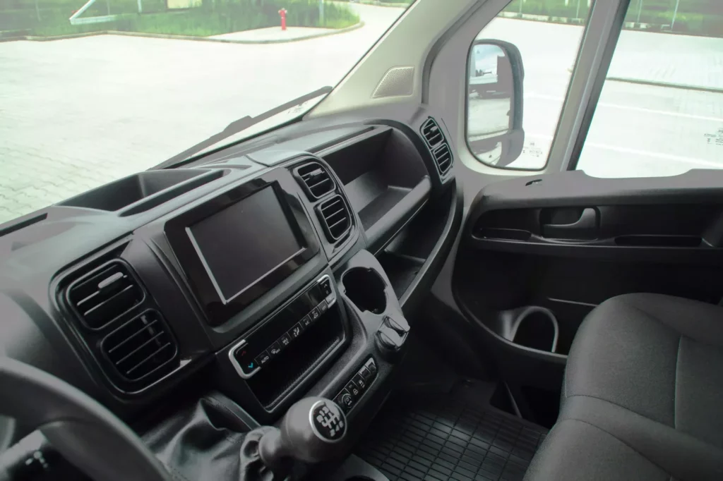 Fiat-Ducato-Furgon-Bus-dostawczy-L3H2-12