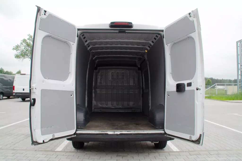 Fiat-Ducato-Furgon-Bus-dostawczy-L3H2-17