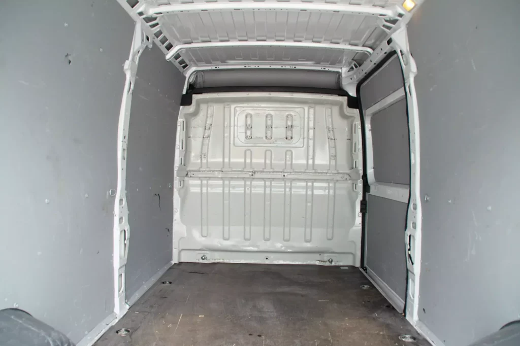 Fiat-Ducato-Furgon-Bus-dostawczy-L3H2-21