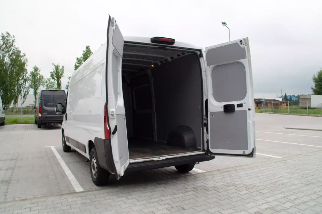 Fiat-Ducato-Furgon-Bus-dostawczy-L4H2-20