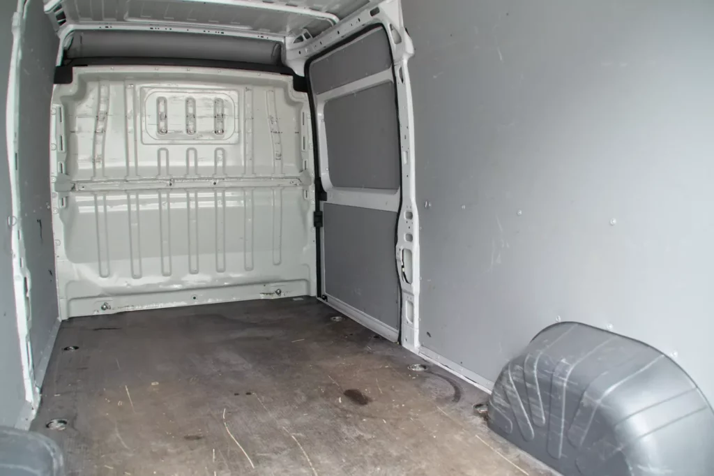 Fiat-Ducato-Furgon-Bus-dostawczy-L4H2-23