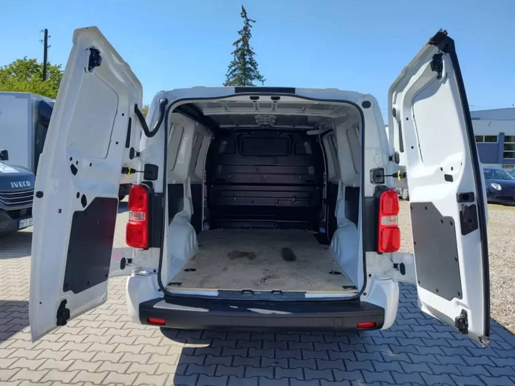 Fiat-Scudo-Furgon-ŚREDNI-Bus-dostawczy-3