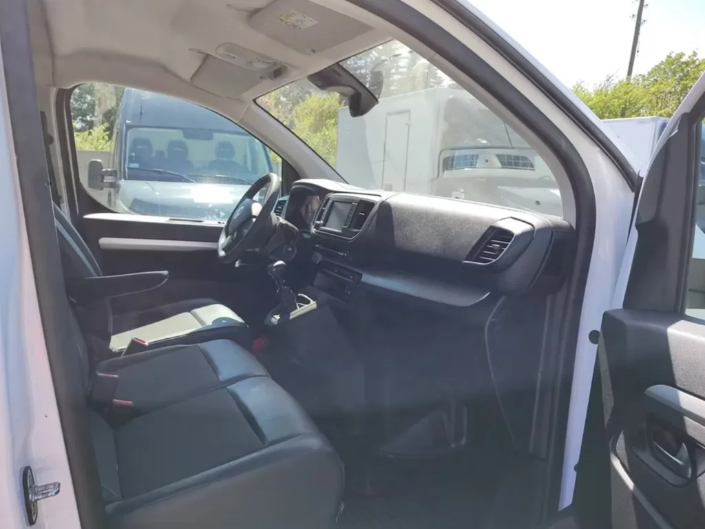 Fiat-Scudo-Furgon-ŚREDNI-Bus-dostawczy-4