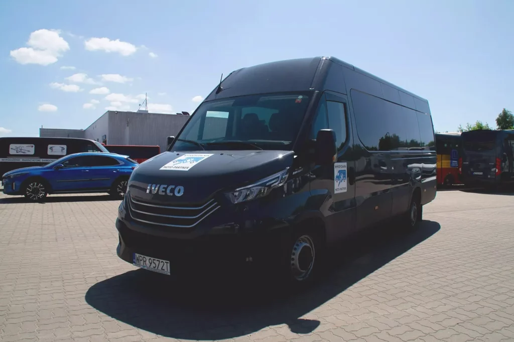 Iveco-Daily-Brygadówka-7-osobowa-1