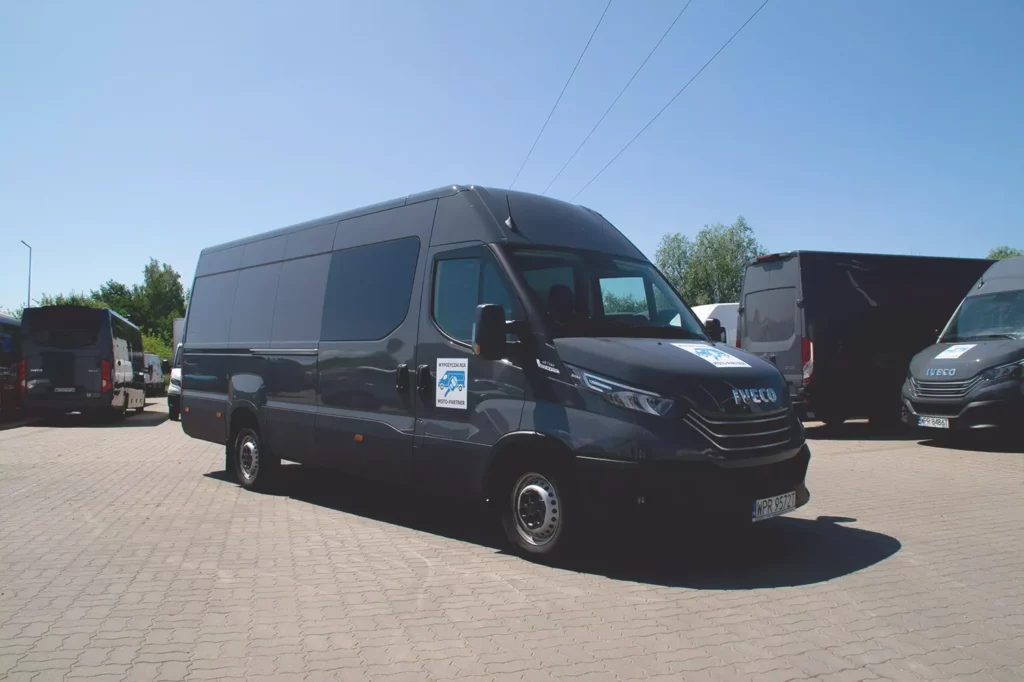 Iveco-Daily-Brygadówka-7-osobowa-6