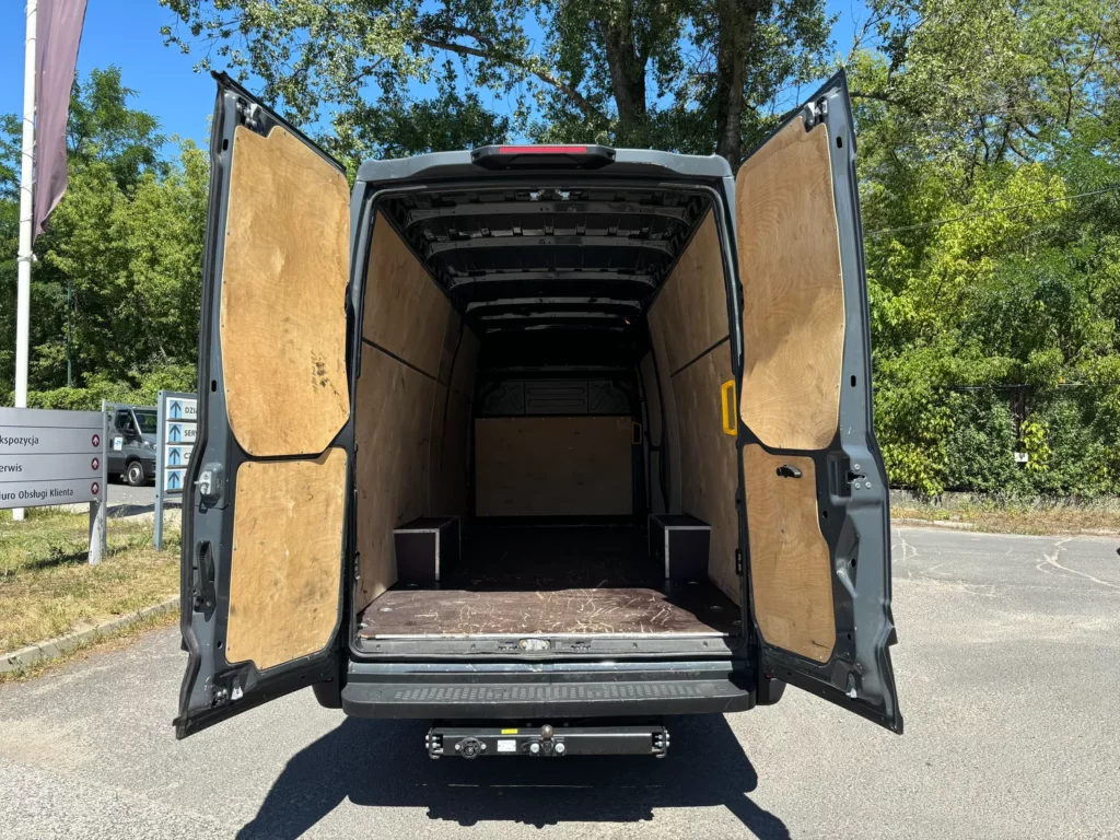 Iveco-Daily-Furgon-35s18-Hi-Matic-12