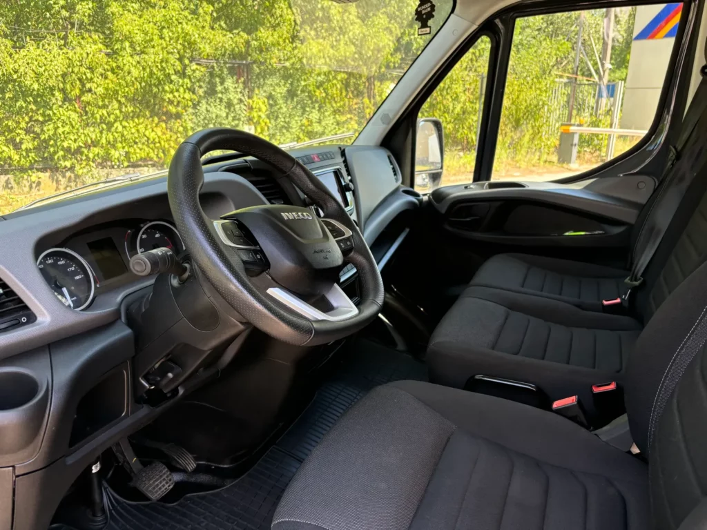 Iveco-Daily-Furgon-35s18-Hi-Matic-3