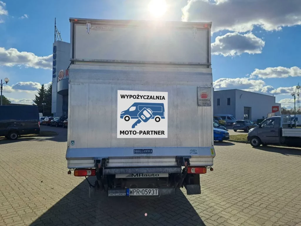Iveco-Daily-Kontener-8EP-z-Windą-4