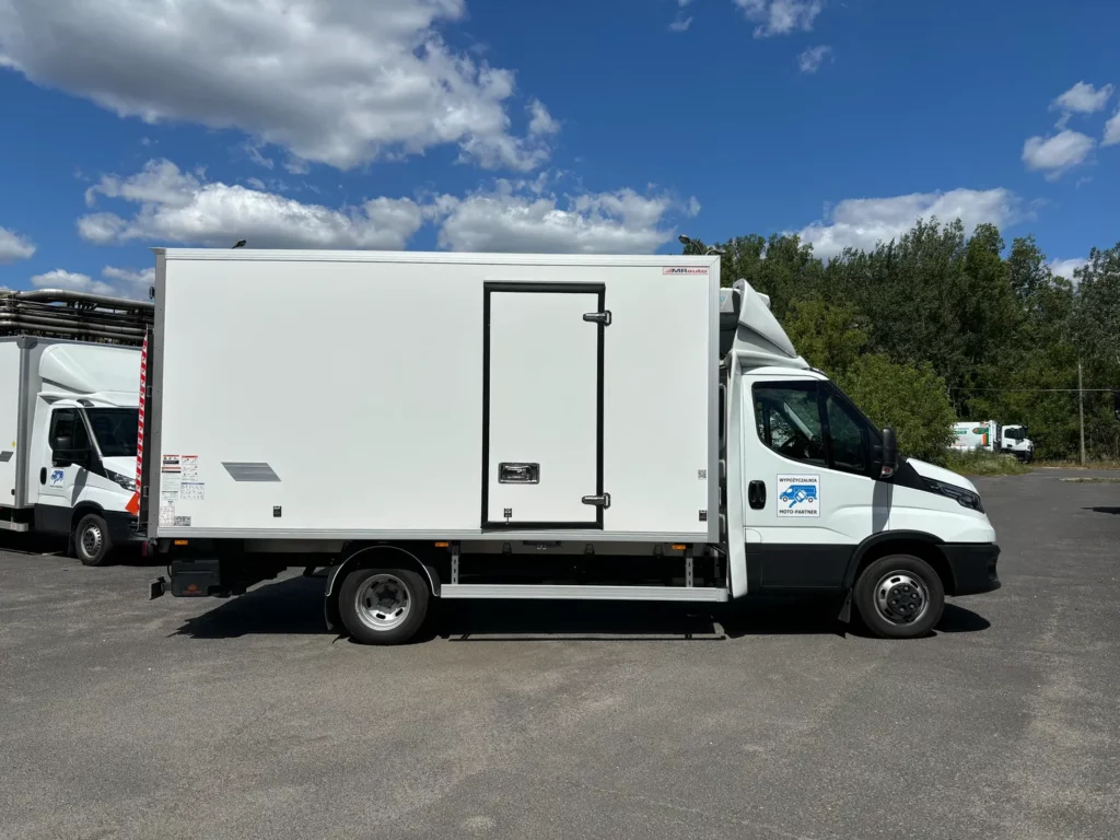 Iveco-Daily-Kontener-Mroźnia-Winda-4