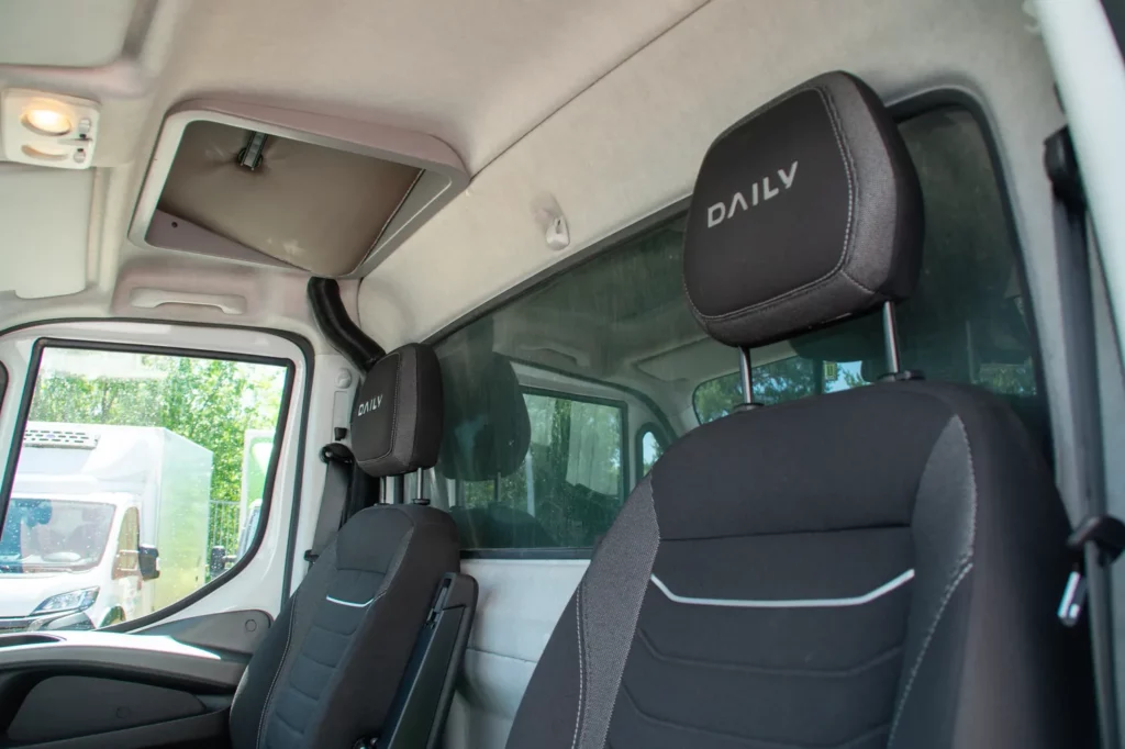 Iveco-Daily-Międzynarodówka-sypialnia-11