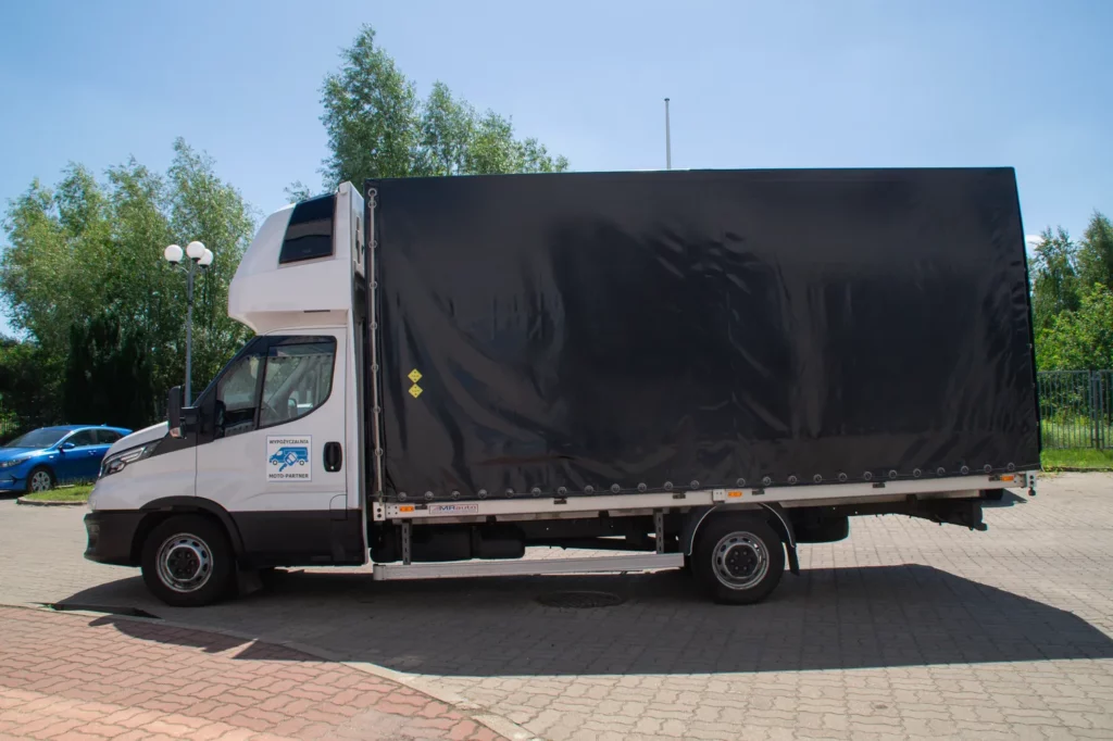 Iveco-Daily-Międzynarodówka-sypialnia-2-