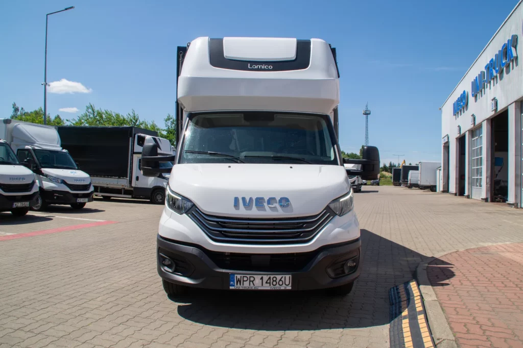 Iveco-Daily-Międzynarodówka-sypialnia-7-