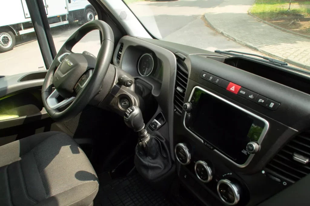 Iveco-Daily-Skrzynia-Otwarta-10-min